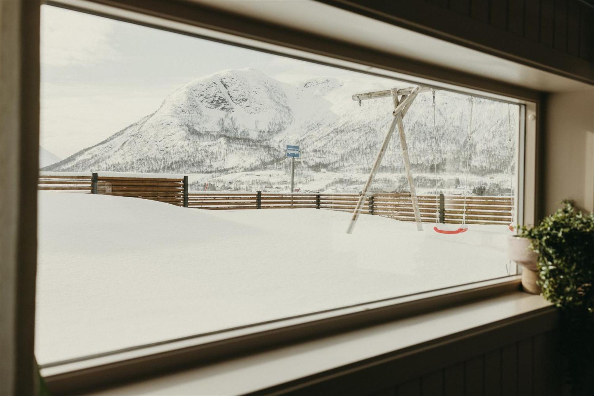Cozy Fjord Retreat With Firepit And Activities Daire Tromsø Dış mekan fotoğraf